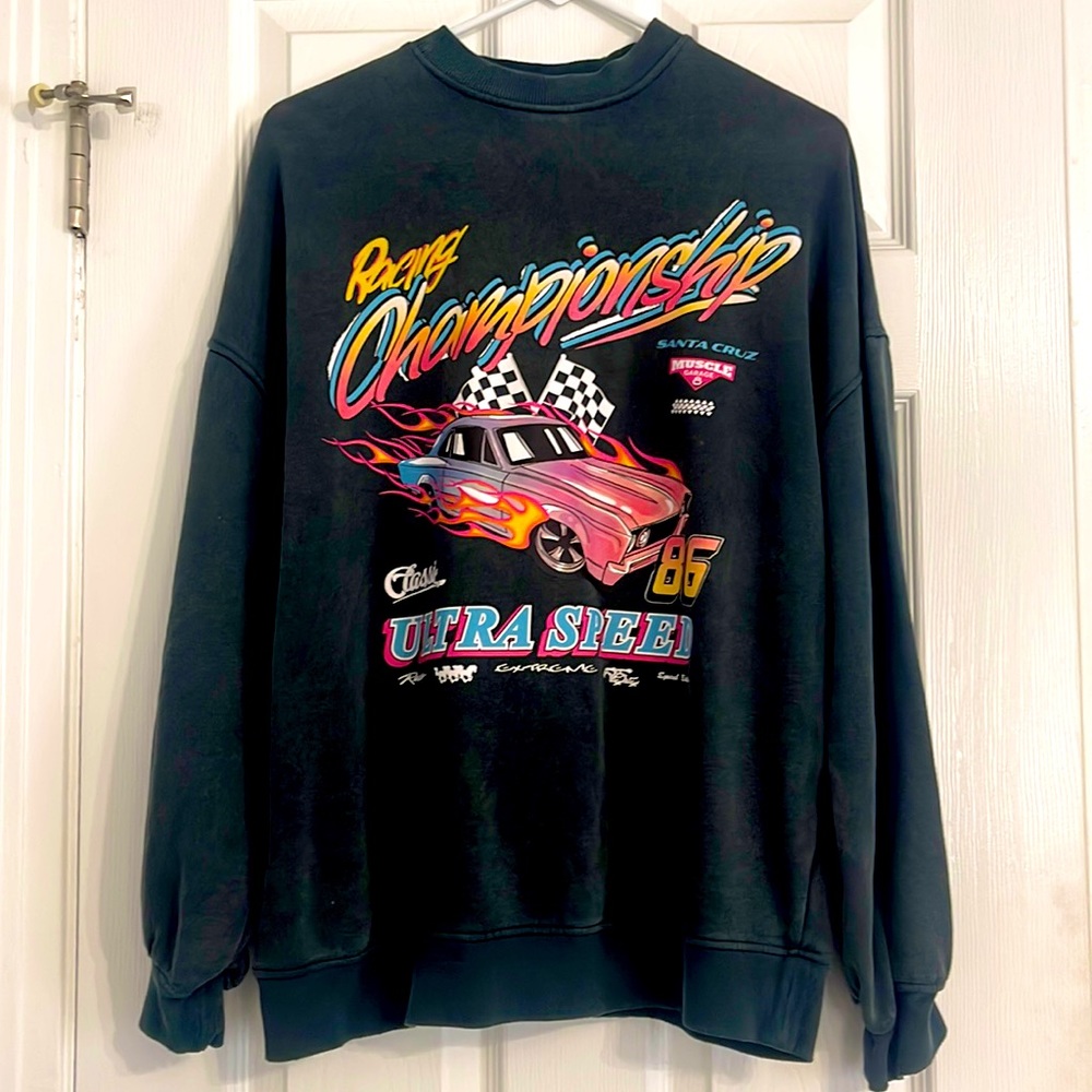 Trendy Graphic crewneck with car